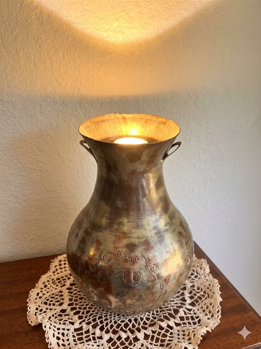Egyptian Cairoware Embossed Tin-Washed Hammered Copper Vase Pharaoh Nefertiti - Picture 6 of 7